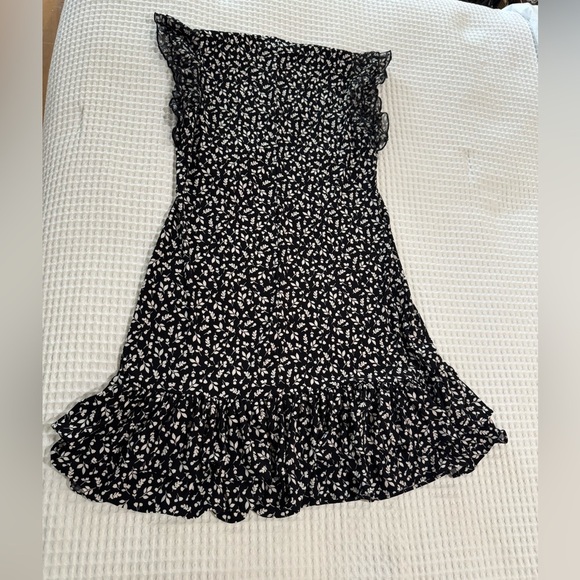 Tommy Hilfiger
Women's Printed Flutter-Sleeve Dress Size 10 - Picture 3 of 4